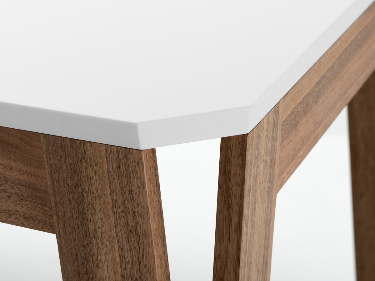 Table en noyer et résine HI-MACS® sur mesure - Plateau en résine  - MéliMélo