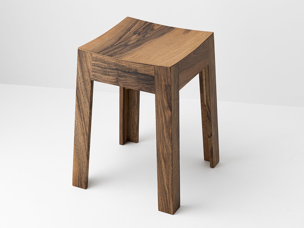 Tabouret MiniWak en noyer - Tabouret bas en bois massif