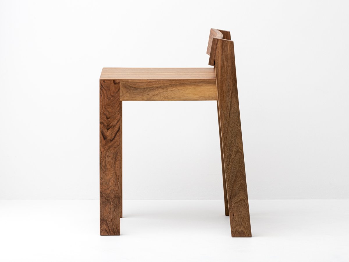 Tabouret MiniPil en noyer - Bois et design fabriqué en France