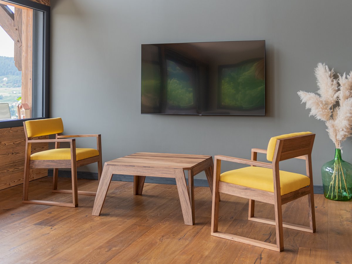 Table basse MéliMélo en noyer - Table basse avec les fauteuils Aix