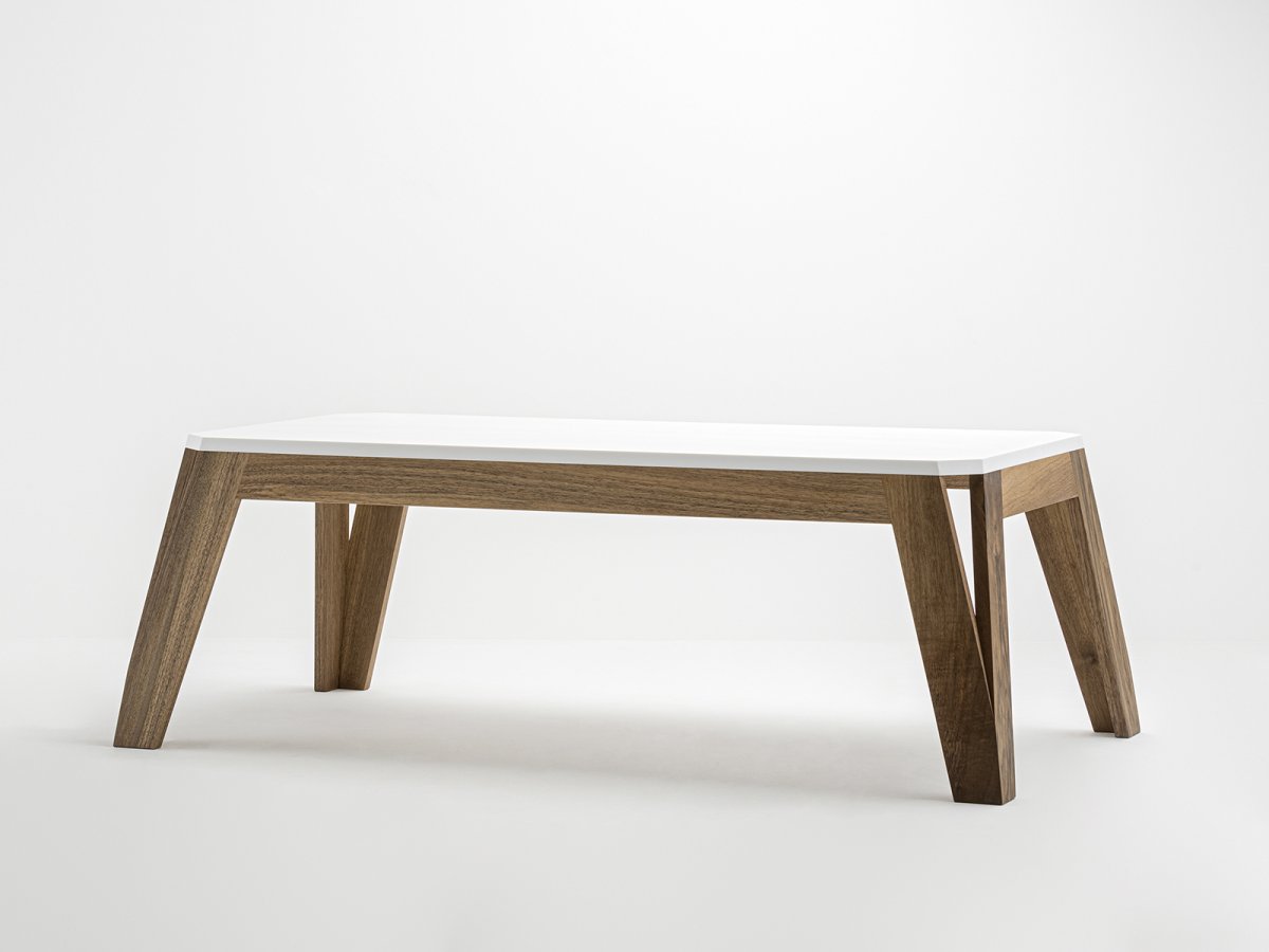 Table basse MéliMélo en noyer et résine sur-mesure - Bois et design fabriqué en France