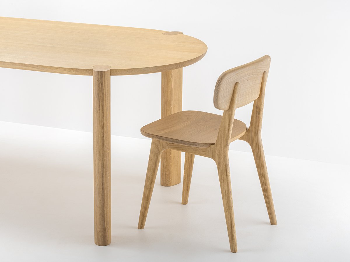 Chaise et table Couscous en chêne combo design et bois massif gagnant