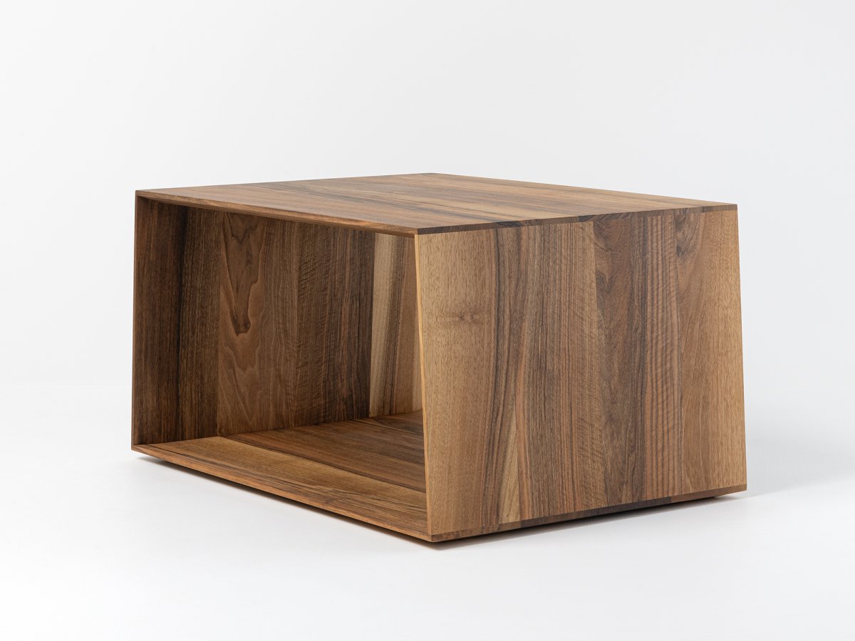 Table basse en Noyer massif au style authentique