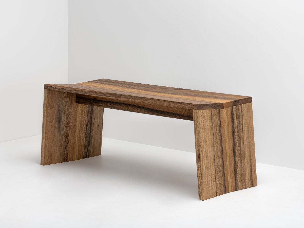 Petit banc en noyer massif d'intérieur éco-design - PAP