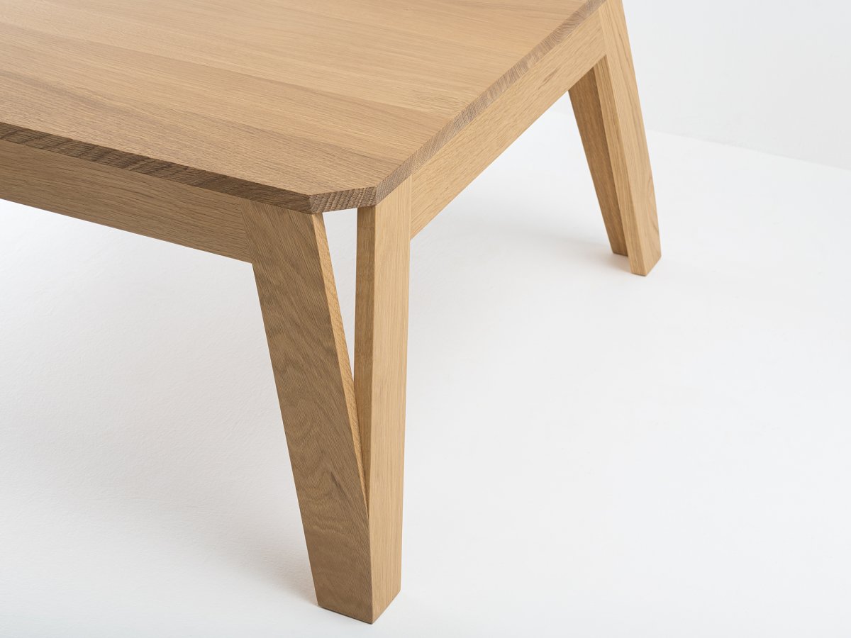 Piètement de table basse contemporaine en chêne massif