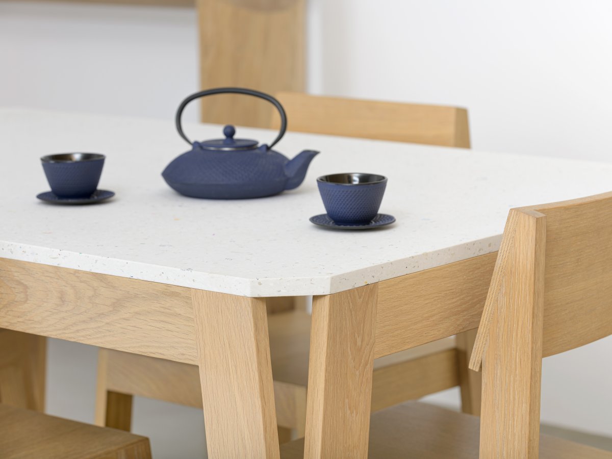 Table design en bois dechêne 100% made in France - MéliMélo Le Pavé®