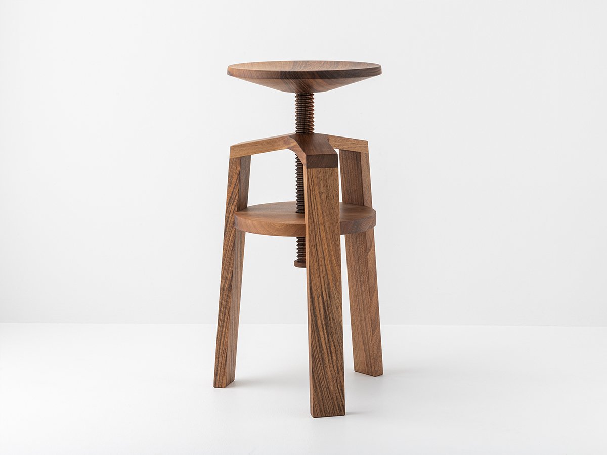 Tabouret à vis design en noyer