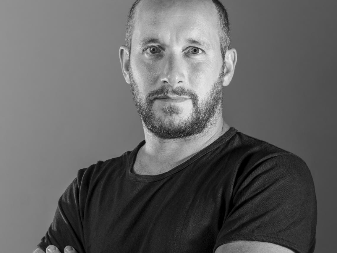 Hugo Delavelle, ébéniste designer, fondateur et gérant Hugo Delavelle, ébéniste designer, fondateur et gérant